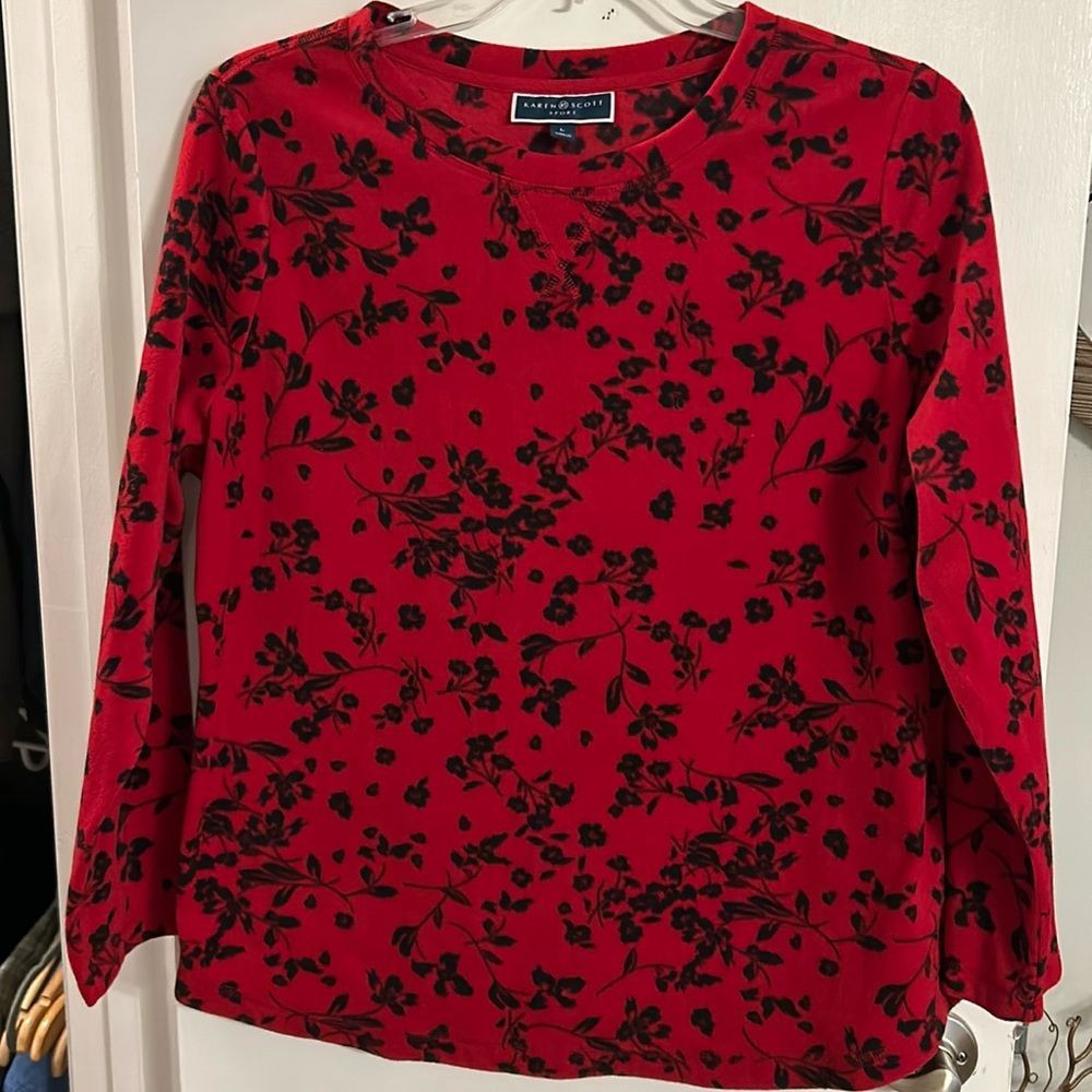 Karen Scott Sport size large fleece top in red and black